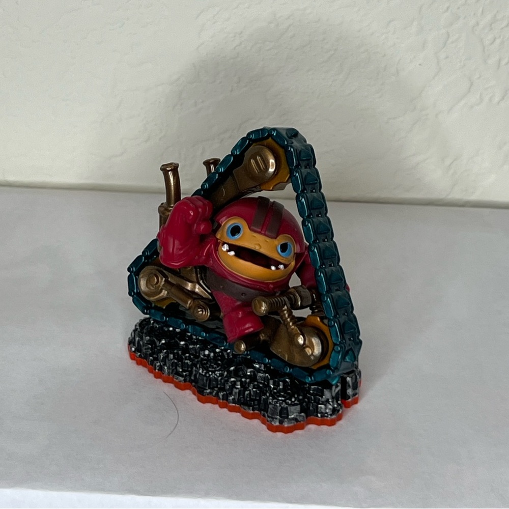 Tread Head Skylander for Skylanders Trap Team Giants Spyro’s Adventure.